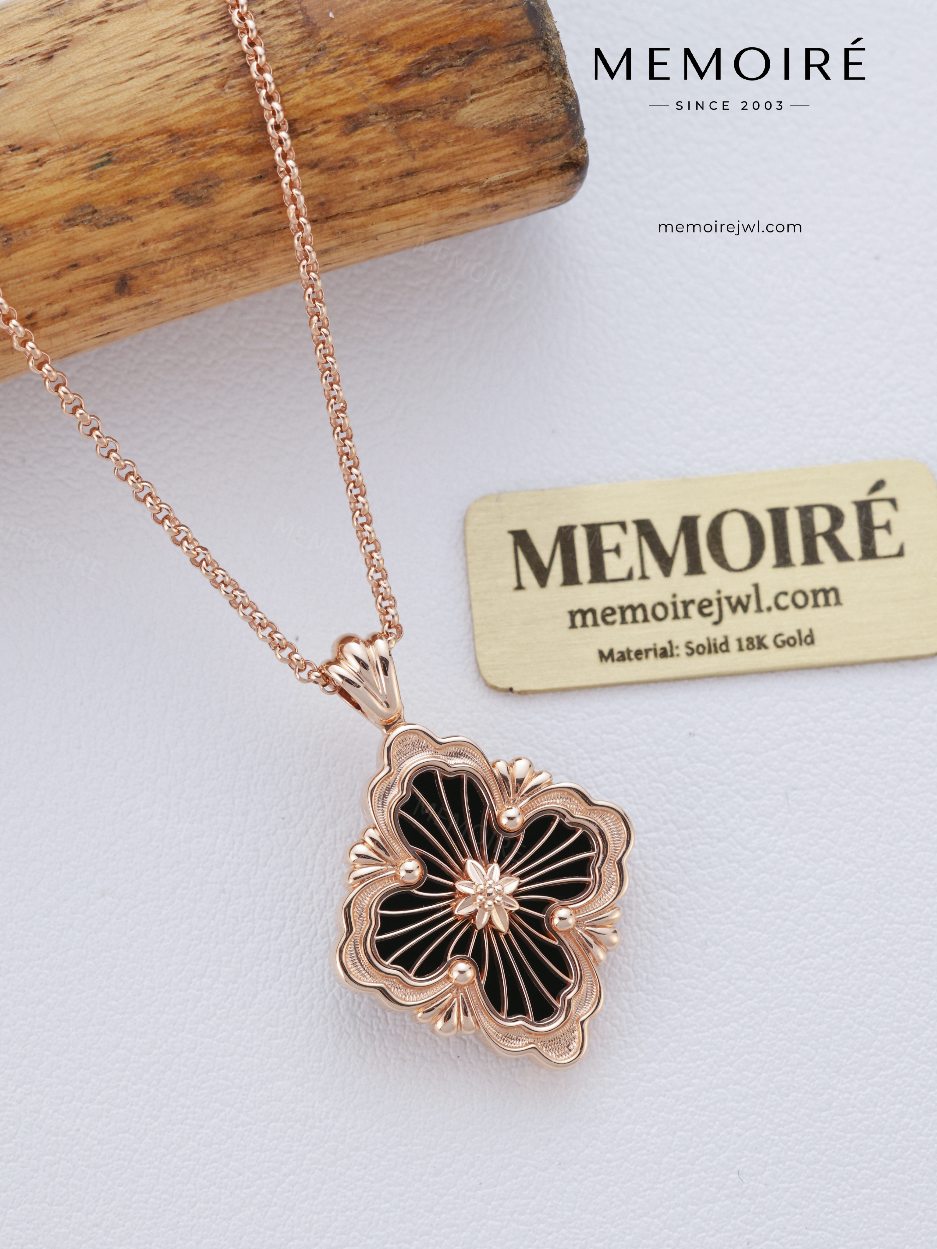 MEMOIRÉ 18K Black Onyx Bouquet Necklace